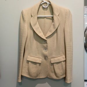 Beautiful cream Armani blazer. Perfect for fall